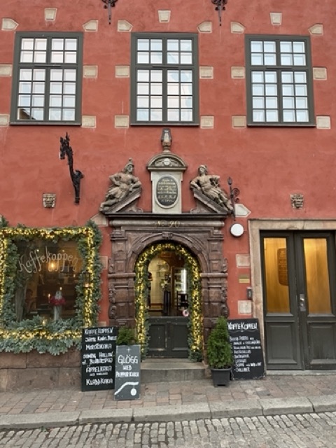 L'ambiance chaleureuse d un café historique de Gamla Stan