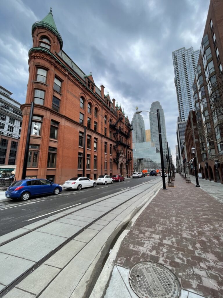 Le Gooderham Building situé en plein centre de Toronto.